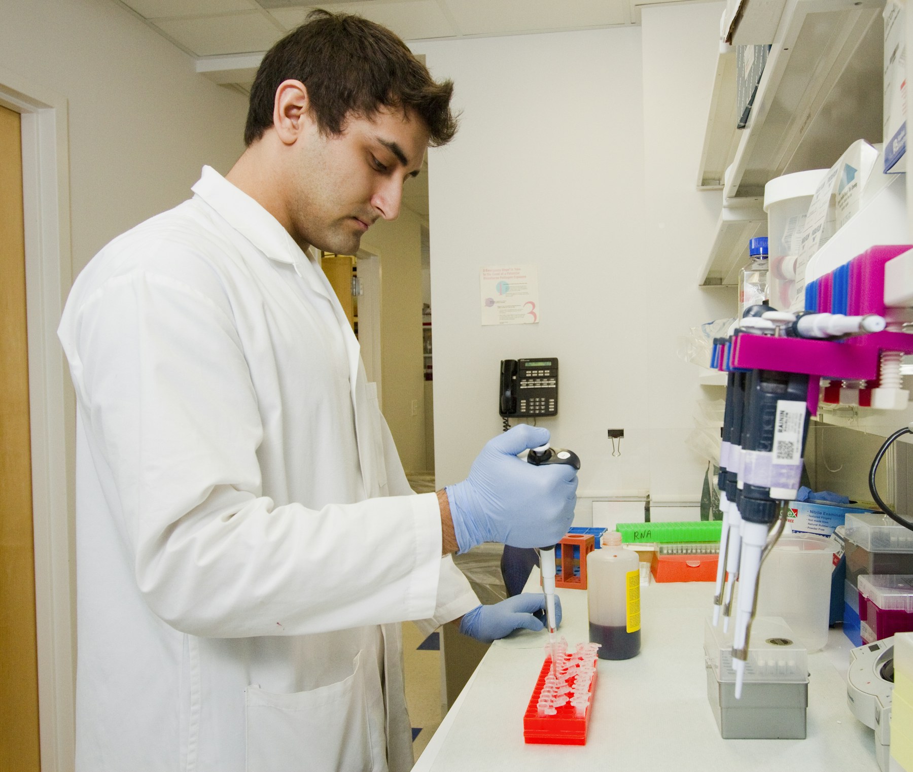 Laboratory reference for controlled food-simulant extraction testing